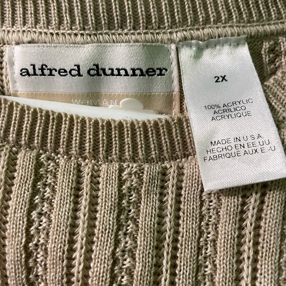 Sweater - Picture 2 of 3